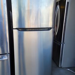 Frigidaire Top- Freezer Refrigerator