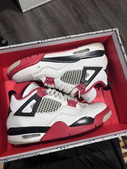 Jordan 4 Fire Red size 7.5