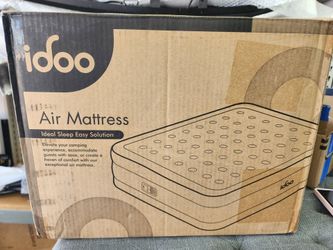 King size Air Mattress with Built in Pump 80"x76"x18