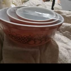 PYREX Nesting Bowls