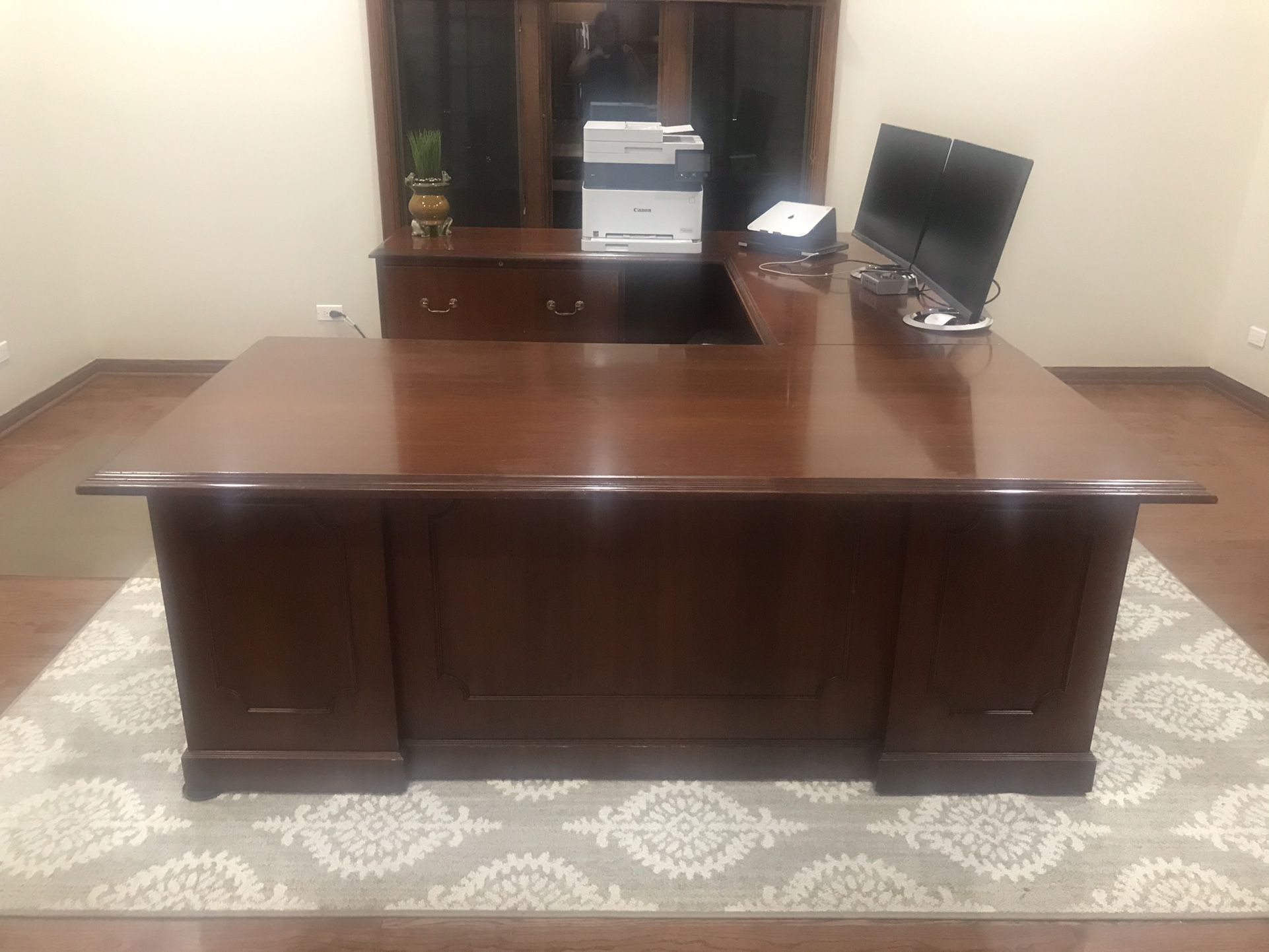Executive U Shaped Desk