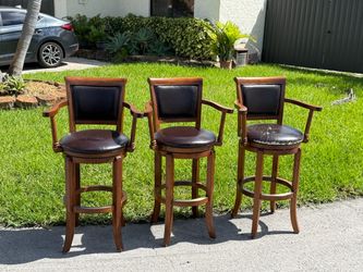 Free bar stools