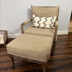 Accent arm chair with ottoman