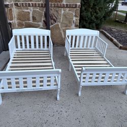 Toddler bed with mattress
