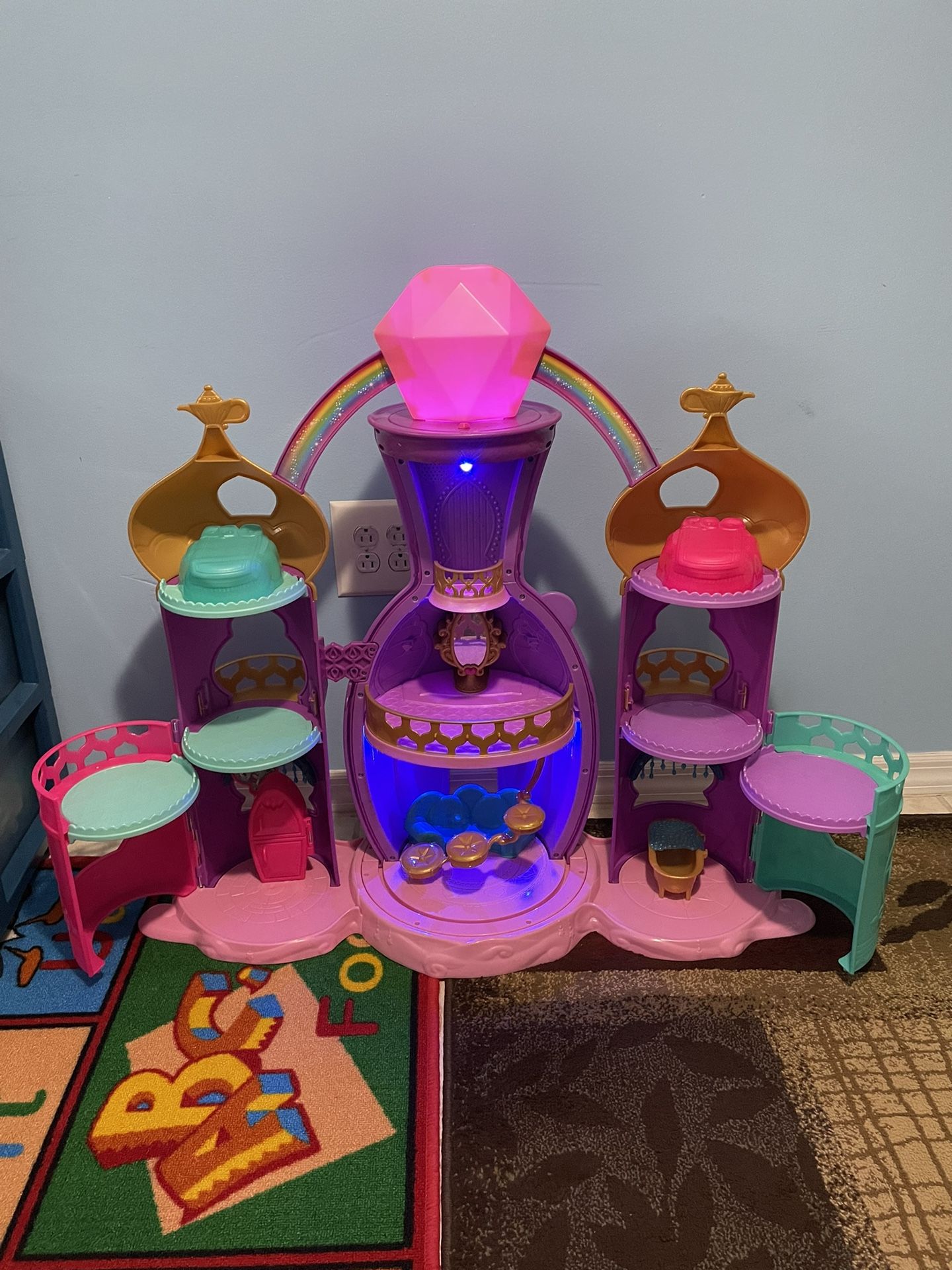 Like New Shimmer & Shine Magical Light-Up Genie Palace Castle Play Set