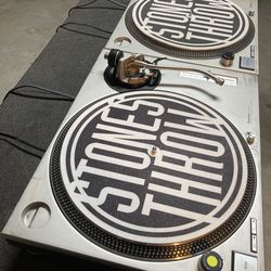 2 Technics 1200 MK2 DJ Turntables in good working condition - $1,000 (1100 Halsey Dr Leander Texas 78641)
