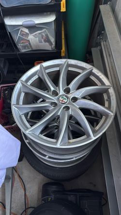 Alfa Romero 18 In Rims