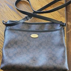 AUTHENTIC COACH LARGE CROSSBODY PURSE USED 