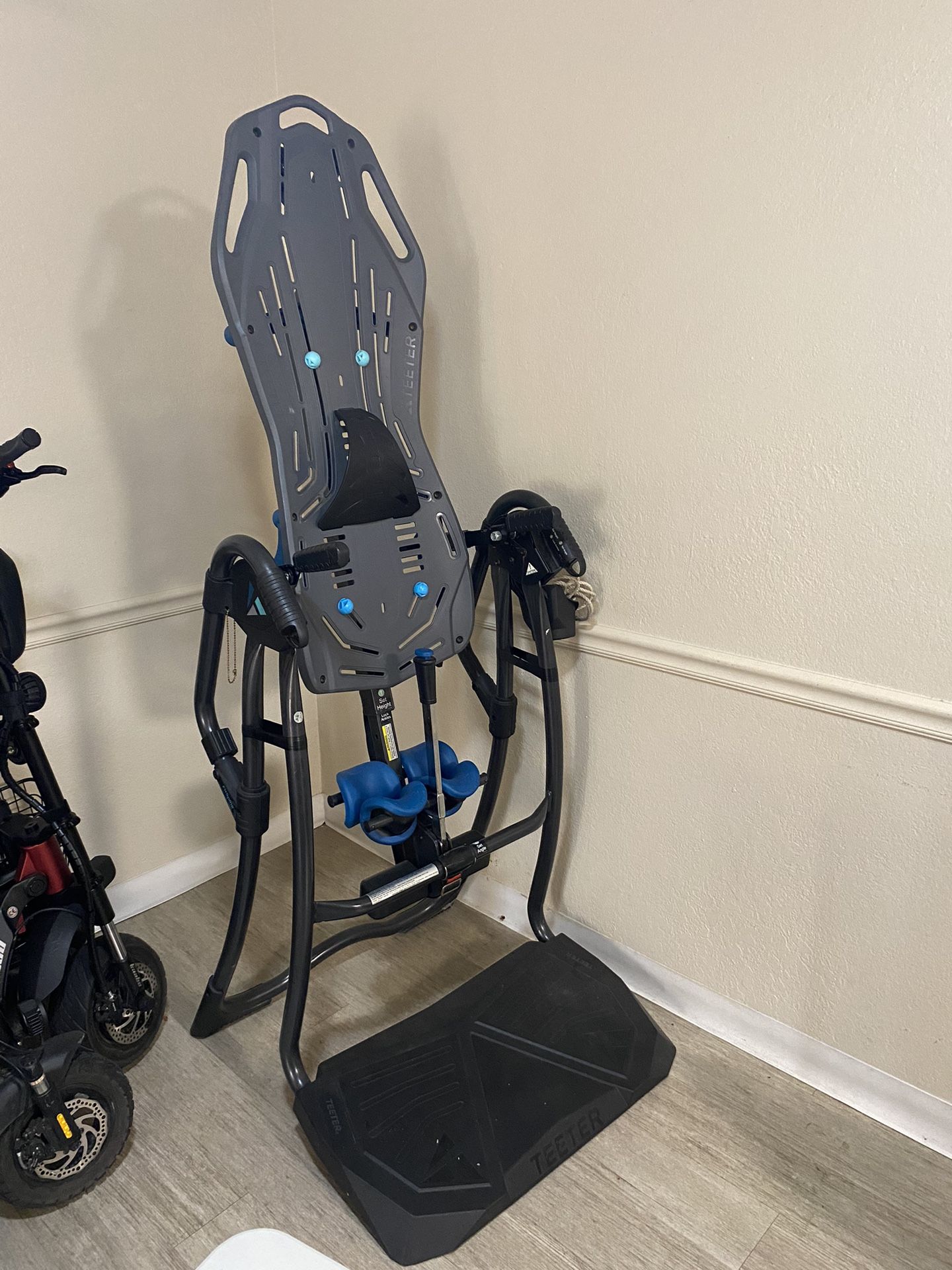 Teeter FitSpine LX9 Inversion Table