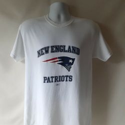 New England Patriots men's white short sleeve t-shirt size M 