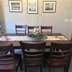 Dining Room Table And Chairs 