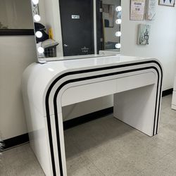 White Vanity Desk And Mirror. $400