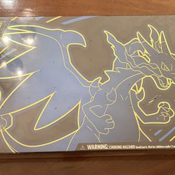 Pokemon Phantasmal Flames - Charizard Ultra Premium Collection 