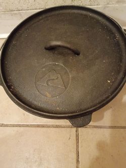 Cast iron Dutch oven
