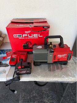 📌Milwaukee M18 18V Lithium-Ion Cordless 5 CFM Vacuum Pump Kit)👉PRECIO FIRME NO MENOS👉$725 NUEVO
