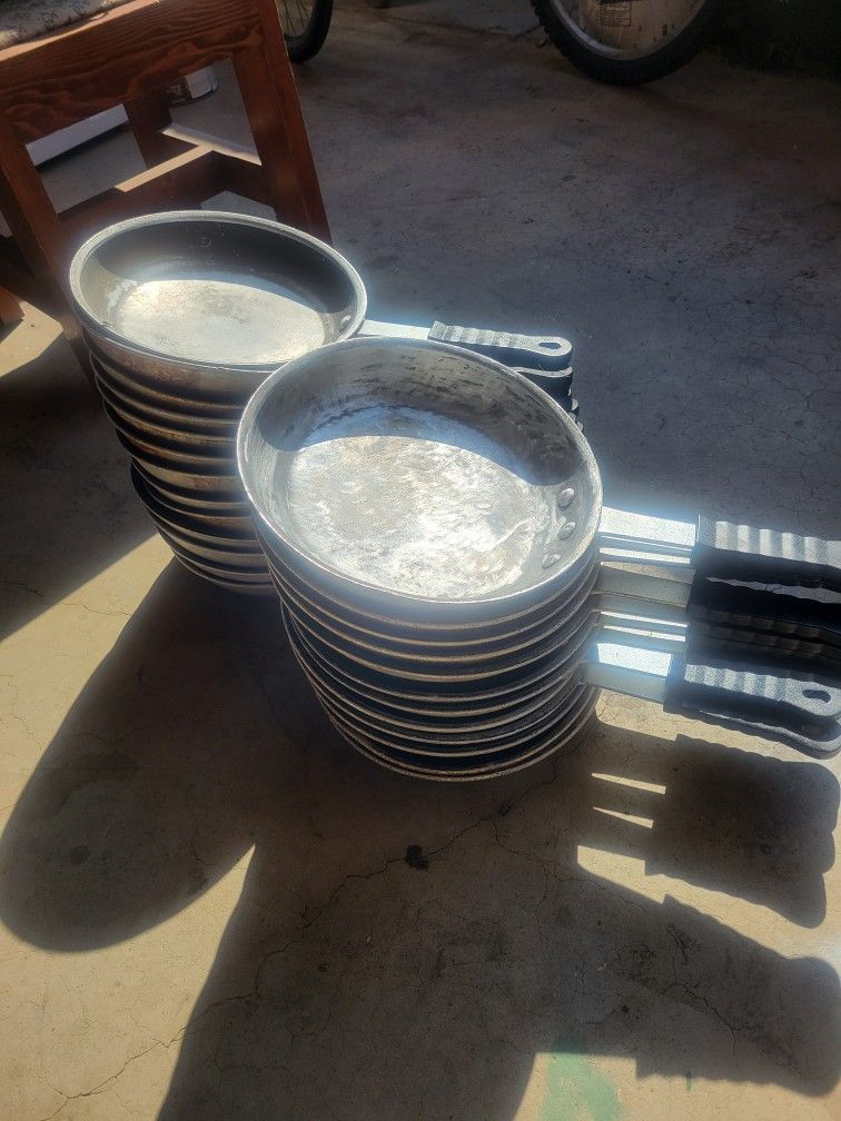 10" Pans $2 each