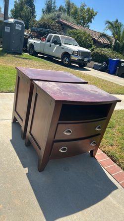 2 End Tables