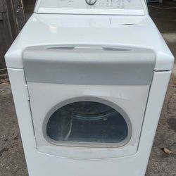 Very Nice! Whirlpool Cabrio Heavy Duty Super Capacity Electric Dryer!
