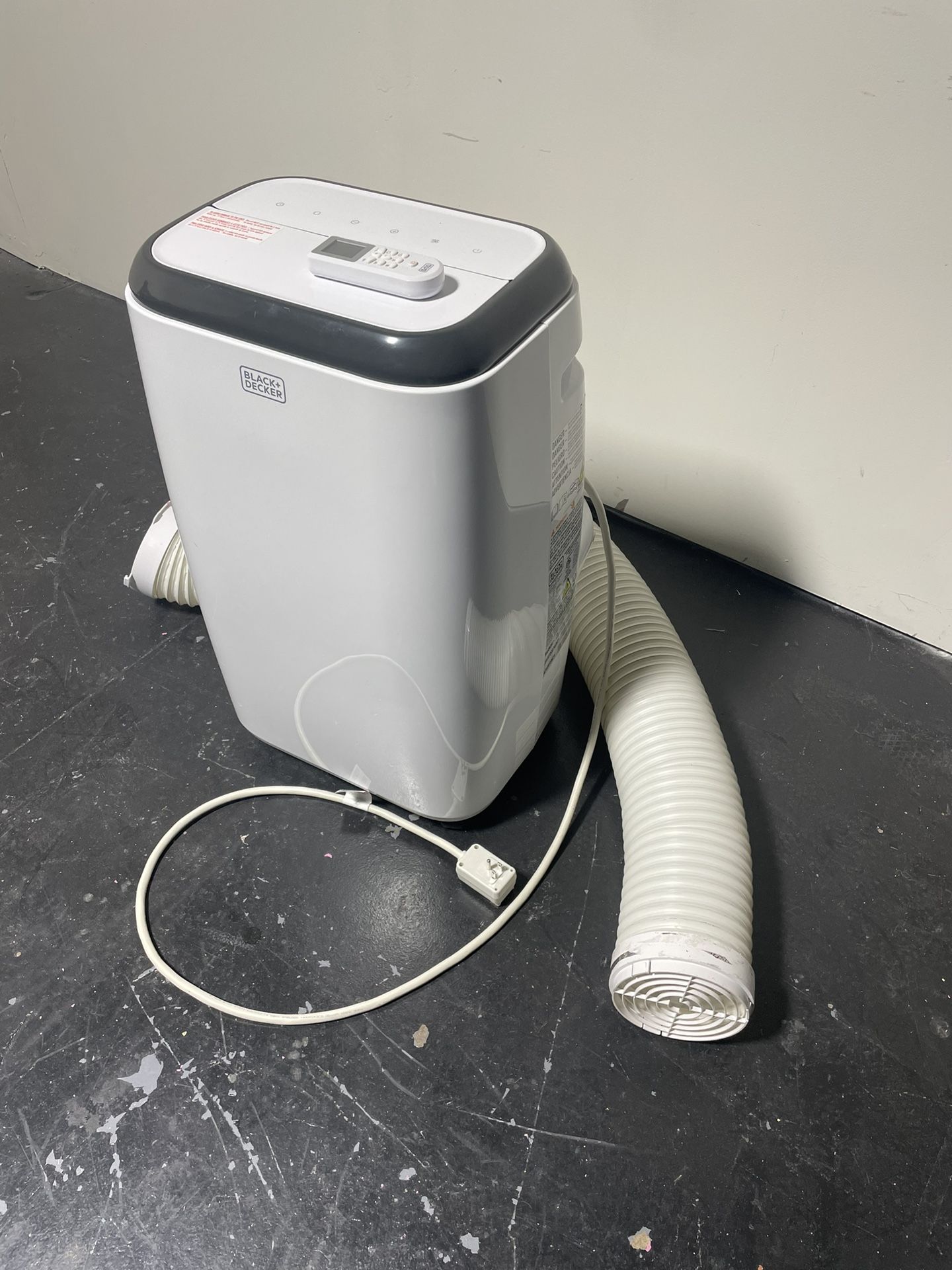 Black + Decker 14000BTU AC Heater Unit 