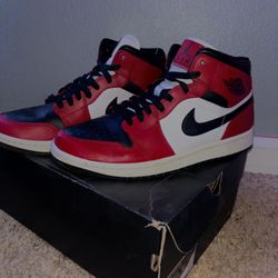 Air Jordan 1 Mid 