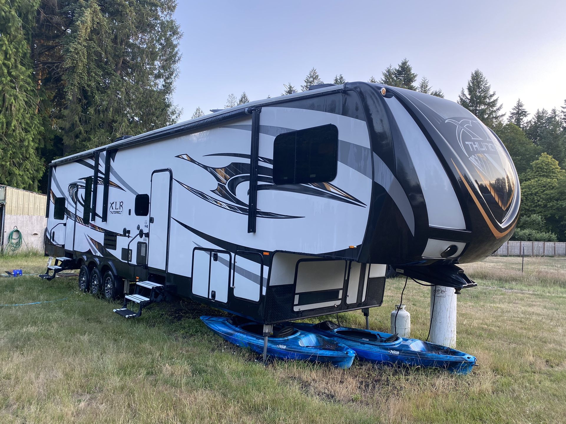 2016 Forest river 417AMP