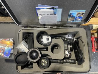 SeaLife DC1400 Camera with Digital Pro Flash + Video Light- OBO