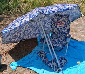 Tommy Bahamas Beach Chair and Matching Umbrella
