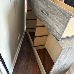 Dresser With Mirror