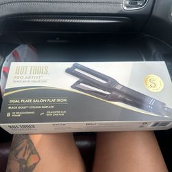 Hot Tools Flat Iron