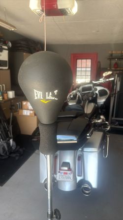 Ever-last boxing swiveling stand