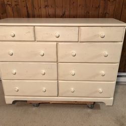 Dresser 