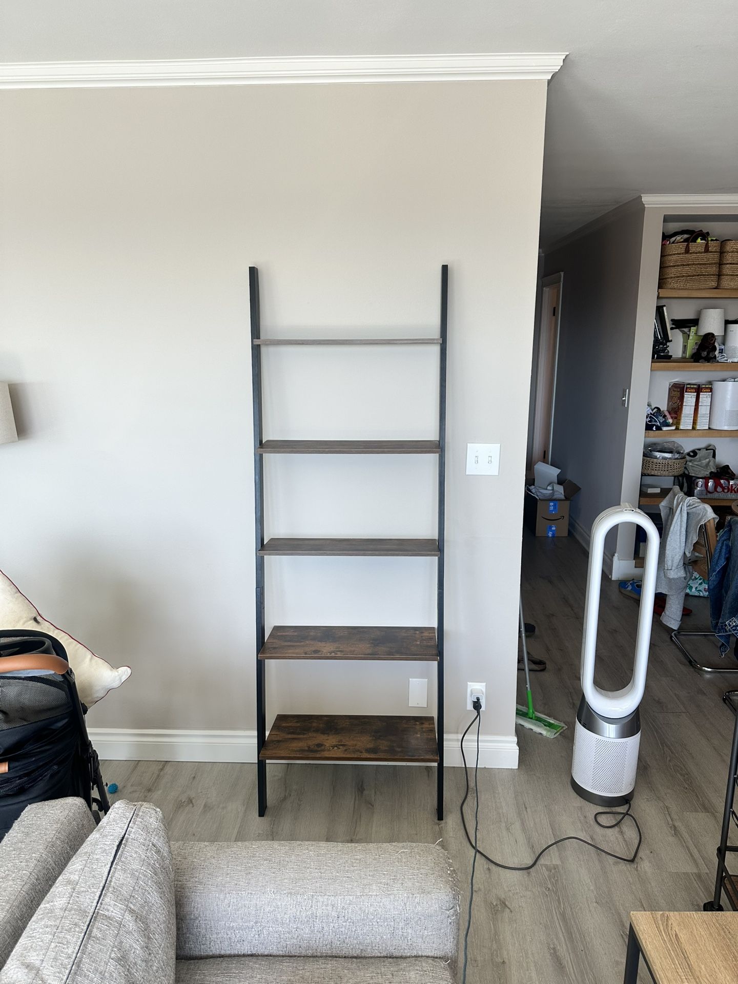 Ladder Leaning Bookshelf