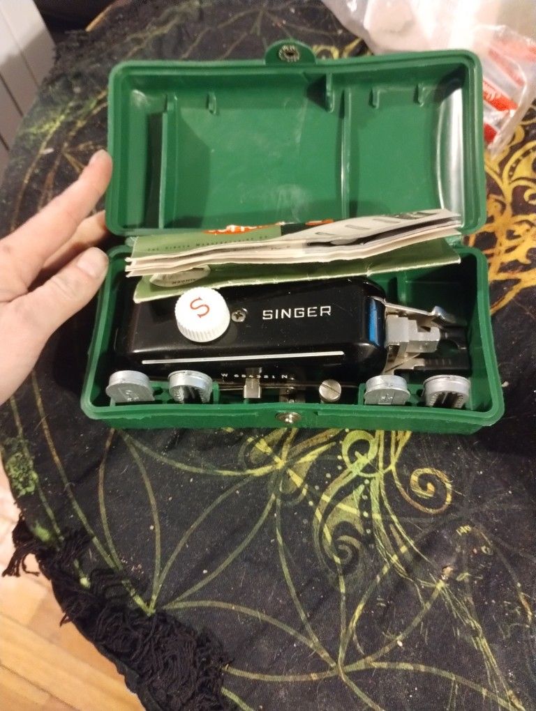 Singer Sewing Kit