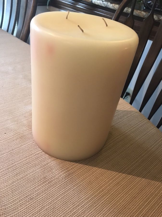 6x8 partylite 3 wick candle