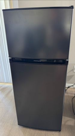 Frigidaire Top-Freezer Refrigerator BlackFrigidaire 2-Door Mini Fridge & Freezer – Works Great