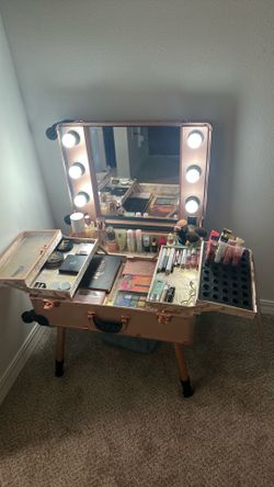 Travel makeup vanity