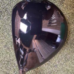 Titleist Driver (907 D2 //10.5’ 460cc 65g Regular Shaft)
