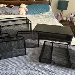 Desk organizers 