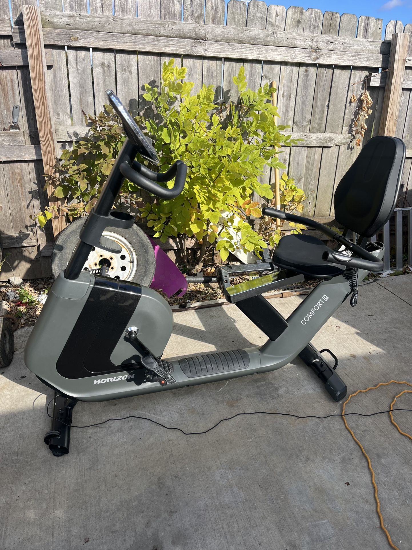 Hurry Hurry Don’t Miss Out On This Steal!!! 🚴♂️ Horizon Comfort Recumbent Exercise Bike – Great Condition! 🚴♀️ For The Low