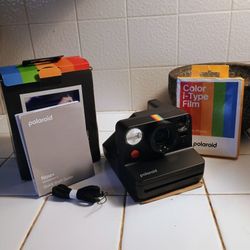 Polaroid Camera (8 Photo Film Included)