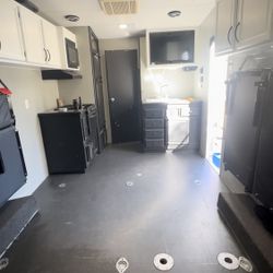 2007 Stellar 27ft Toy Hauler