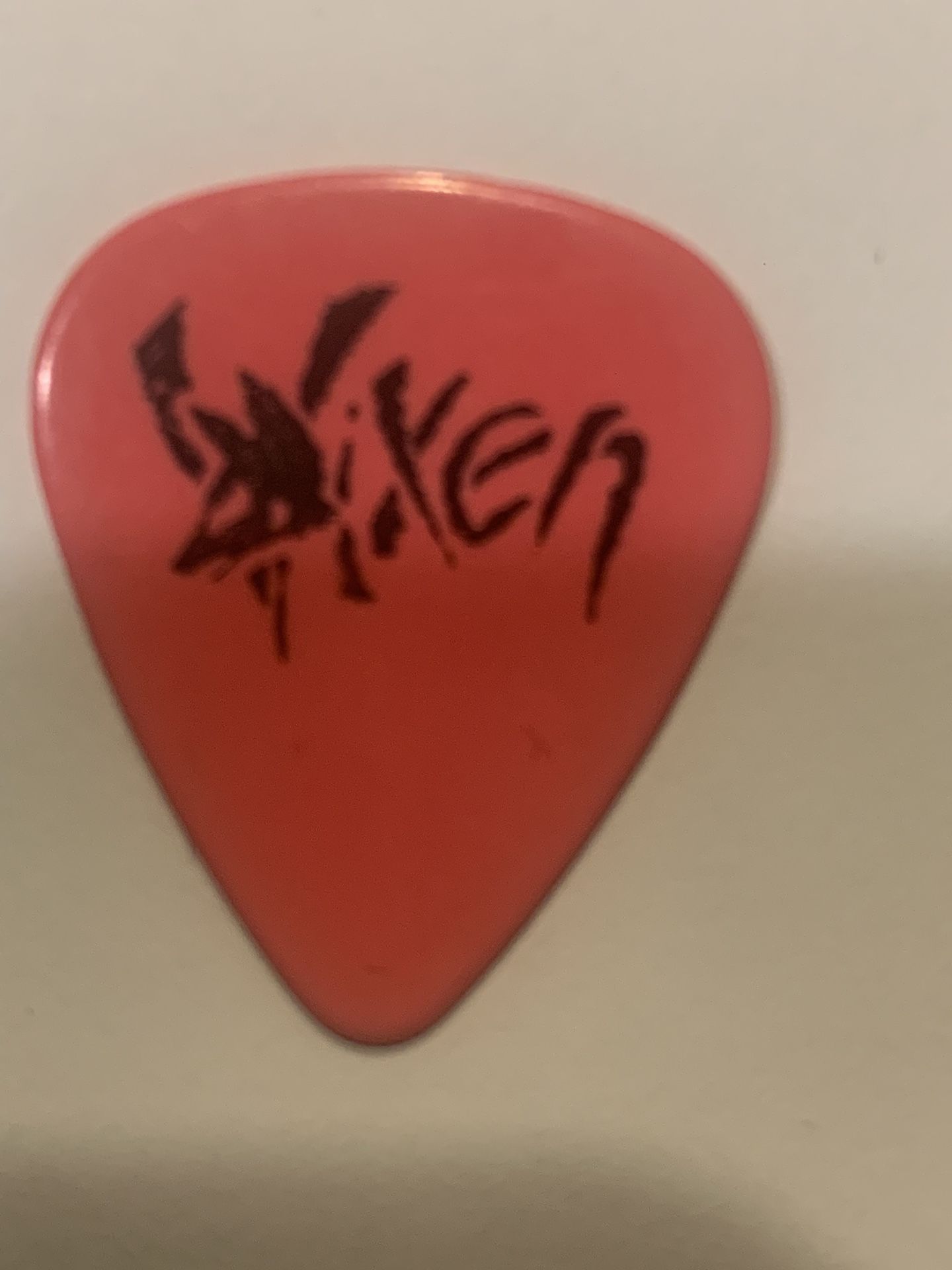VIXEN / 1988 / VINTAGE / JANET GARDNER / TOUR GUITAR PICK