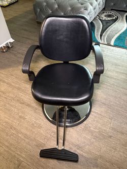 Salon chair