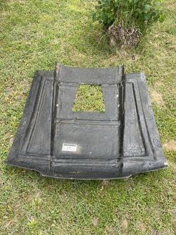 ford mustang VFN 2 1/2 pin on fiberglass hood
