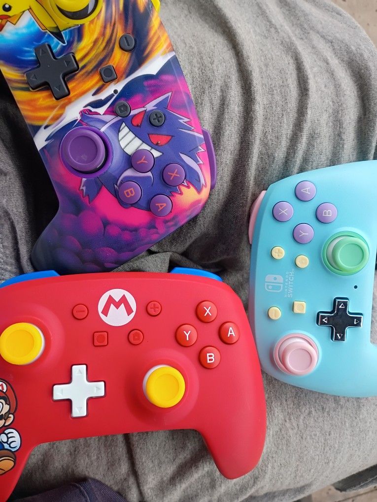 Nintendo Switch Controllers 20$ a Peace