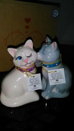 Set of Salt & Pepper Kissing Cat Figurines! Brand new in box w/ tags! Westland Giftware!