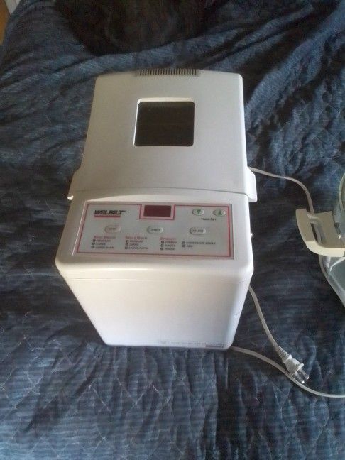 Bread Maker And Older Air Fryer