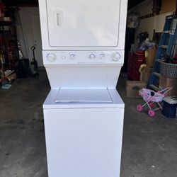 Frigidaire Electric Washer/Dryer Laundry Center. STACKABLE WASHER DRYER COMBO.