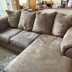 Brown Couch  Needs to Go today.  $75 OBO