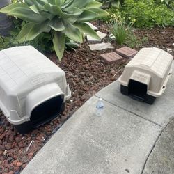 Dog House A Medium And One Small 